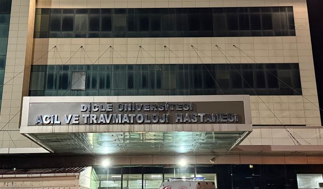 Eşi ile uygunsuz şekilde yakaladığı adama kurşun yağdırdı: 1 ölü, 1 yaralı