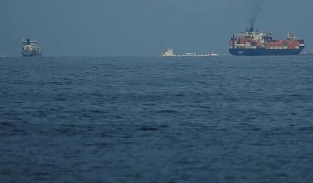 İran insani yardım gemilerinin Hürmüz Boğazı'ndan geçişine izin verdi
