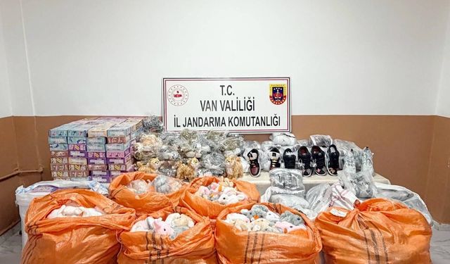 Van’da Kaçakçılığa Darbe: 4,1 Milyonluk Malzeme Ele Geçirildi