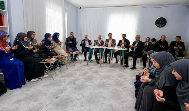 Bitlis Protokolü, Hafızlık Kursunu Ziyaret Etti