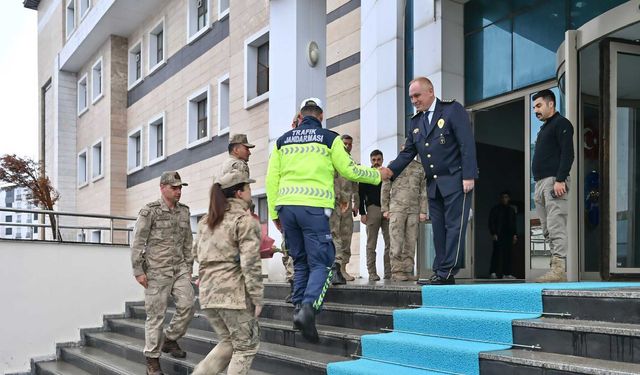 Bitlis'te Jandarmadan Emniyete 181. Yıl Tebriği