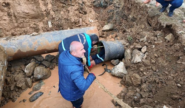 Helal Olsun Dedirten Görüntü: Bitlis’te Bir İşçinin Ekmek Mücadelesi Böyle Görüntülendi