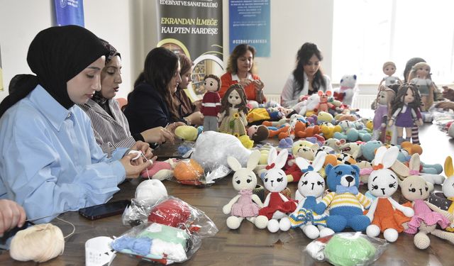 Bitlis’te "Ekrandan İlmeğe, Kalpten Kardeşe" dayanışması