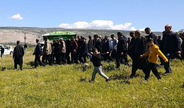 Geri Manevra Yaparken Ezdiği Bir Buçuk Yaşındaki Torununu Hayatını Kaybetti