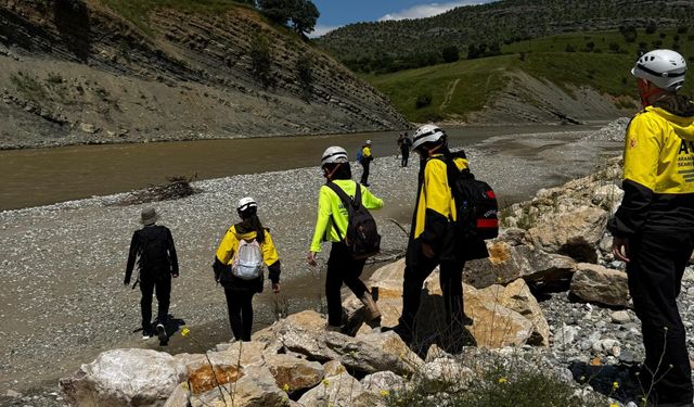 Muş'ta Dereye Kapılan Kadını Arama Çalışmaları Batman'da Sürüyor