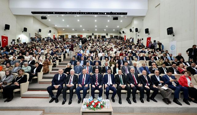 Bitlis'te 1. Uluslararası Sağlık ve Tıp Bilimleri Kongresi Başladı