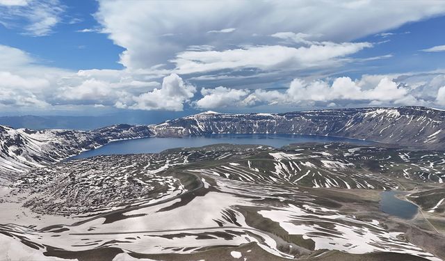 Nemrut Krateri’nde İki Mevsim Bir Arada
