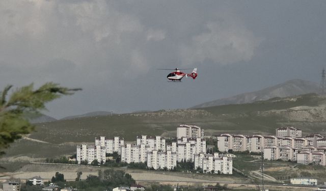 Van'da Kalp Krizi Geçiren Hasta İçin Helikopter Ambulans Seferberliği