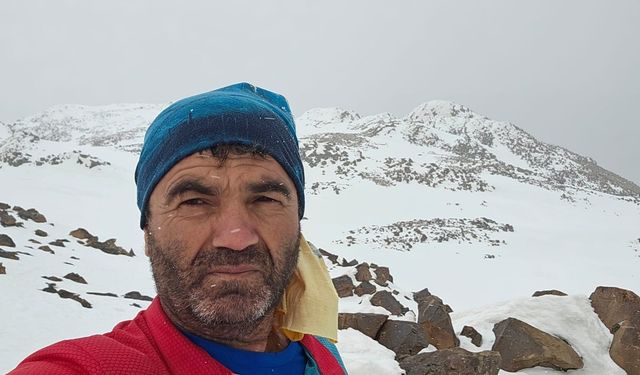 Diyarbakırlı Dağcıdan Süphan Dağı Zirvesine Tek Başına Başarılı Tırmanış