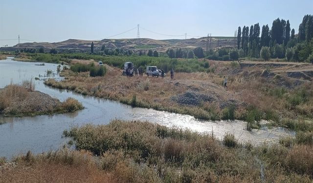 Batman'da, serinlemek için girdiği çayda hayatını kaybetti