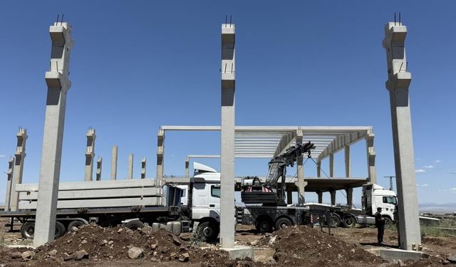 Beton blok altında kalan 1 işçi daha öldü