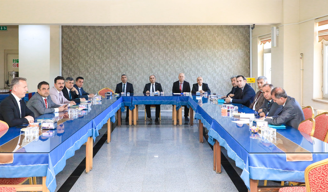 Bitlis’te Eğitim Yılının Karnesi Masaya Yatırıldı