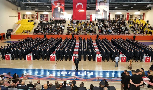 Bitlis POMEM'de 407 polis adayı mezun oldu
