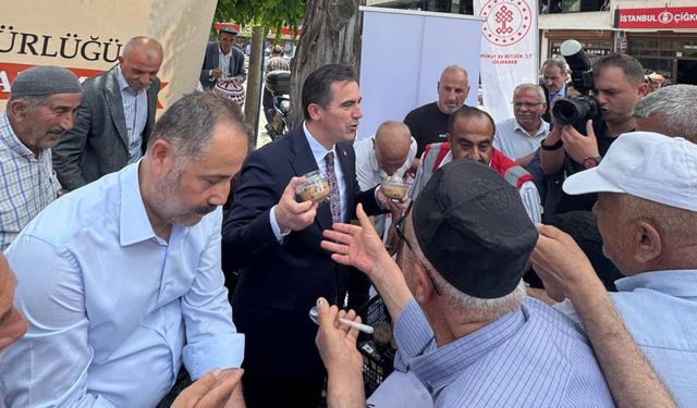 Bitlis Vakıflar Bölge Müdürlüğü’nden 6 İlde 10 Bin Kişilik Aşure İkramı