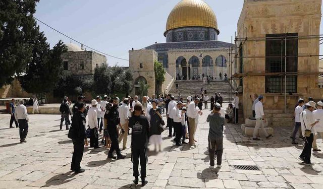 İşgalcilerden Mescid-i Aksa'ya provokatif baskın
