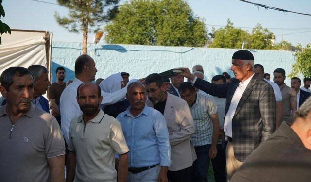 Kur'an-ı Kerim'in altından geçerek barıştılar