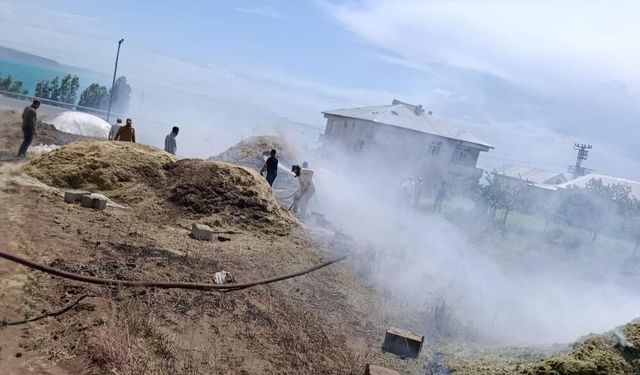 Van'da samanlık yangını: 20 ton saman kül oldu