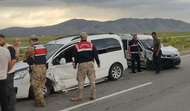Van'da trafik kazası: 3 yaralı