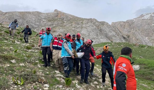 Zorlu kurtarma operasyonu! Arazide mahsur kalan vatandaş 5 saatte kurtarıldı