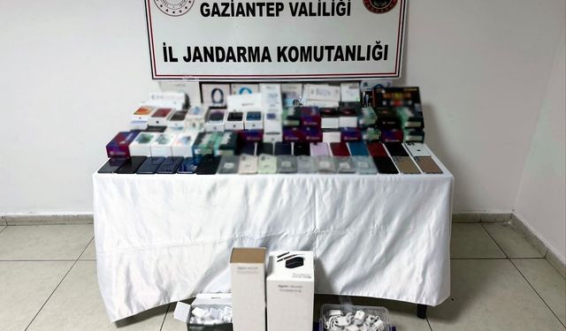 Jandarma Operasyonunda 1,5 Milyon Liralık Kaçak Elektronik Ürün Ele Geçirildi