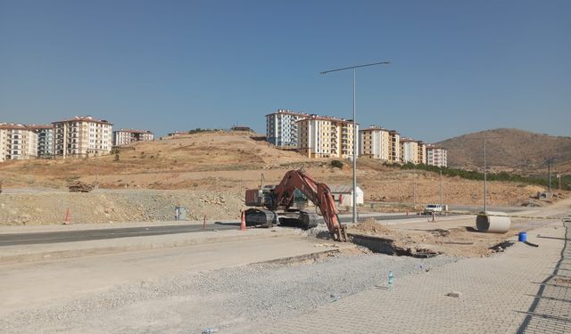 Yol Çalışmasında Göçük Altında Kalan 2 İşçi Kurtarıldı