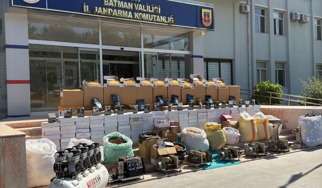 Batman'da operasyon: Yüz binlerce makaron ve 251 kilo tütün ele geçirildi