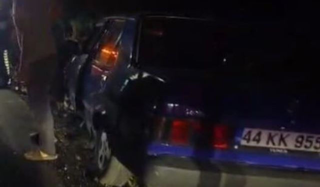 Lastiği patlayan otomobil refüje çarptı: 1 yaralı