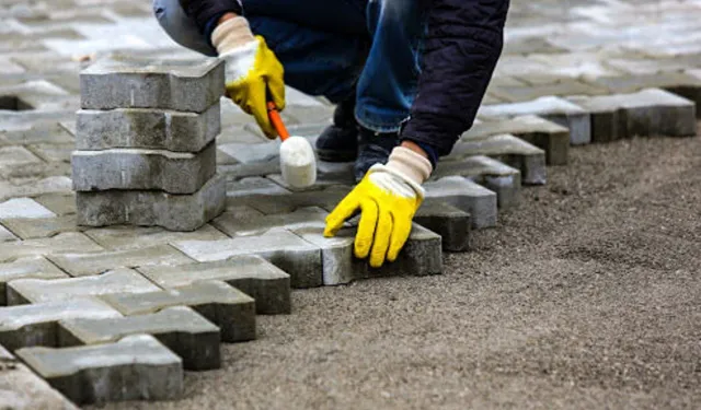 GÜROYMAK'TA BETON PARKE TAŞI, BETON BORDÜR TAŞI VE BETON OLUK TAŞI SATIN ALINACAKTIR