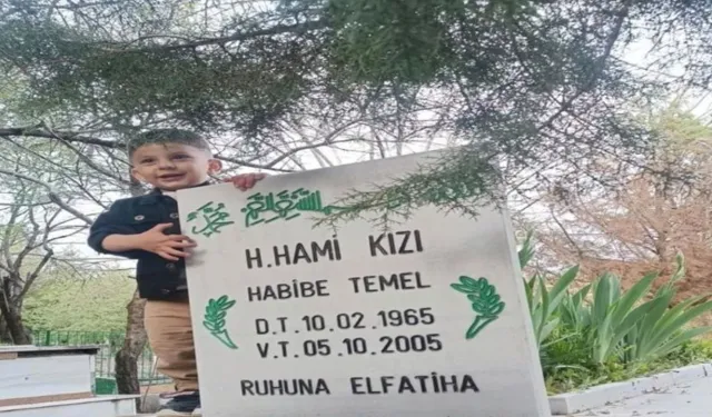 Otomobilde Fenalaşan Küçük Muhammed Babaannesinin Yanına Defnedildi