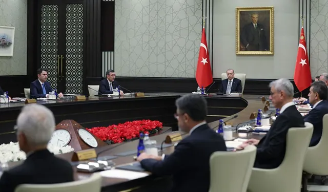 Kabine Toplantısı Cumhurbaşkanı Erdoğan başkanlığında Ahlat’ta başladı