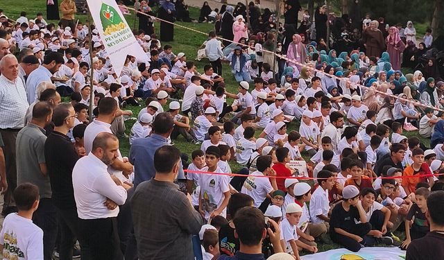Muş’ta yüzlerce çocuk “Hayat Namazla Güzeldir” etkinliğinde buluştu