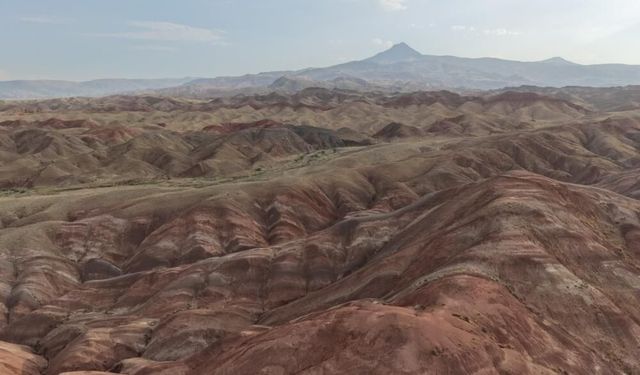 Iğdır'da doğanın renk paleti: Gökkuşağı Tepeleri