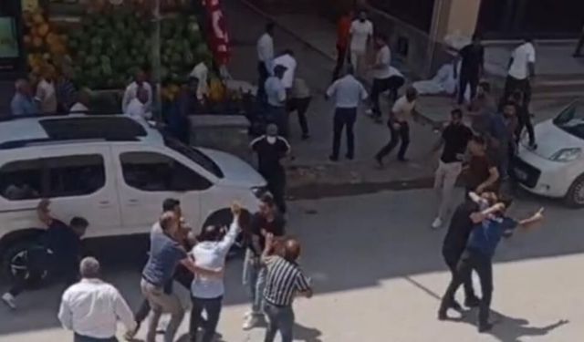 Van'da iki aile arasındaki kavga ölümle bitti: 17 tutuklama
