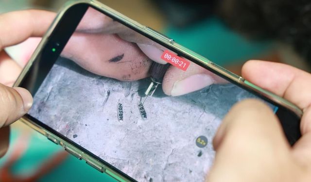 Milimetrik sanat: Pirinç tanesine 10 isim sığdırıyor
