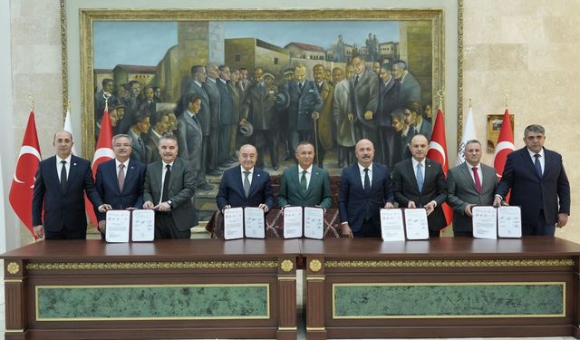 Gaziantep’te ihtiyaç sahibi öğrencilere bin 250 TL’lik kırtasiye desteği