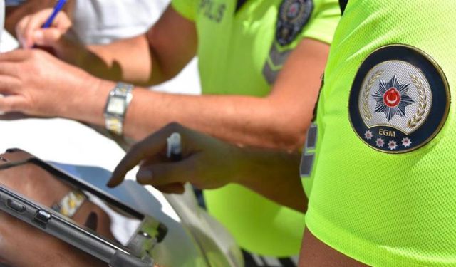 Düğün konvoyunda havai fişek pahalıya patladı