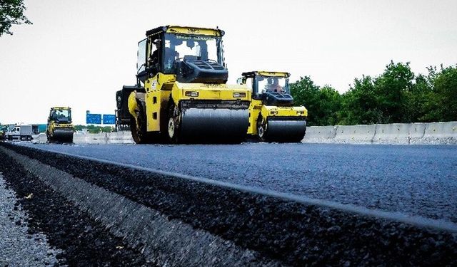 ADİLCEVAZ'DA ASFALT YAPIM İŞİ