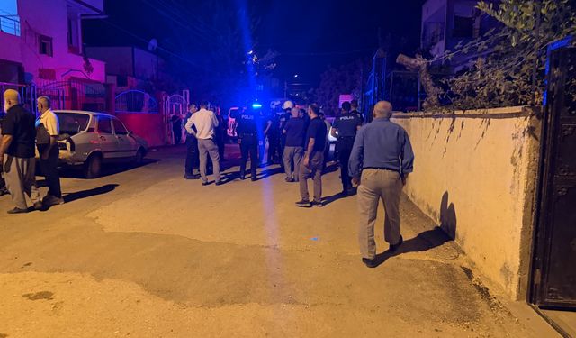 Komşular arasında tekmeli yumruklu kavga: 3 gözaltı