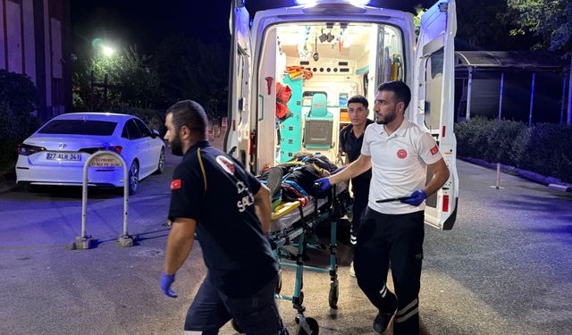 Otomobil uçuruma yuvarlandı: 4 yaralı
