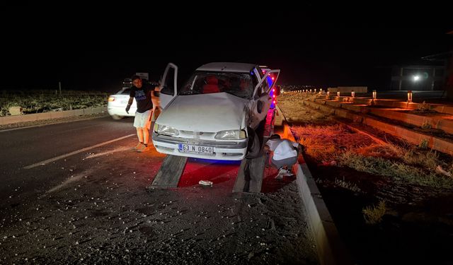 İki araç feci çarpıştı: 2 kişi yaralandı