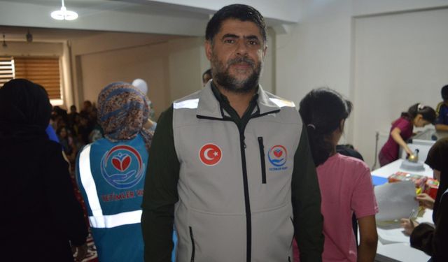 Bitlis’e komşu ilde hayırseverlerden 120 yetim çocuğa eğitim desteği