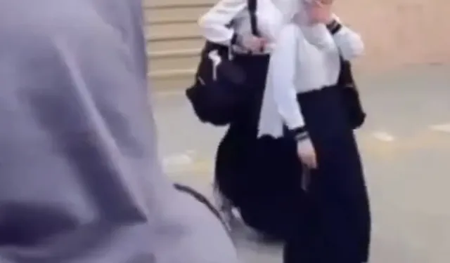 Din düşmanlığı! Başörtülü öğrenciler okula alınmadı