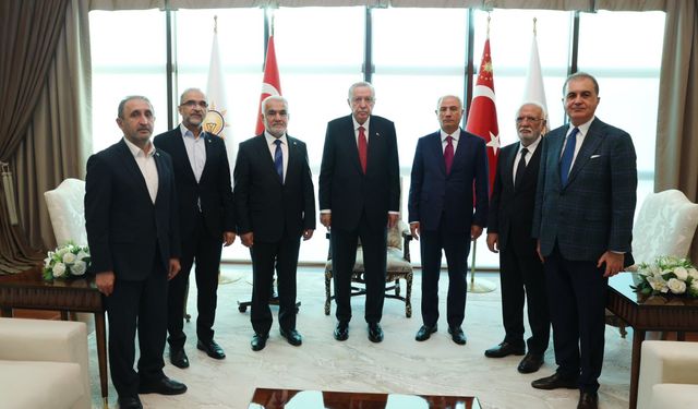 HÜDA PAR Genel Başkanı Yapıcıoğlu, Cumhurbaşkanı Erdoğan ile görüştü