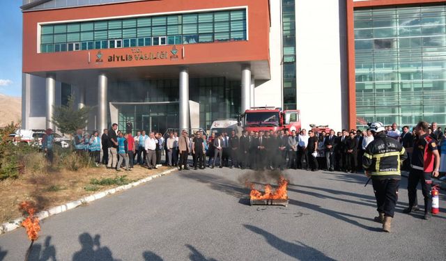 Bitlis Valiliği’nde yangın tatbikatı gerçekleştirildi