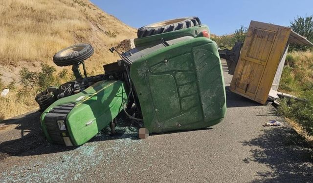 Siirt'te traktör devrildi: 4 yaralı