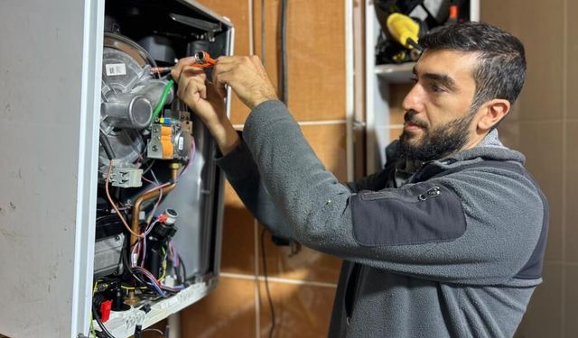 Van'da soğuklar kapıya dayandı, kombi ustalarının mesaisi yoğunlaştı