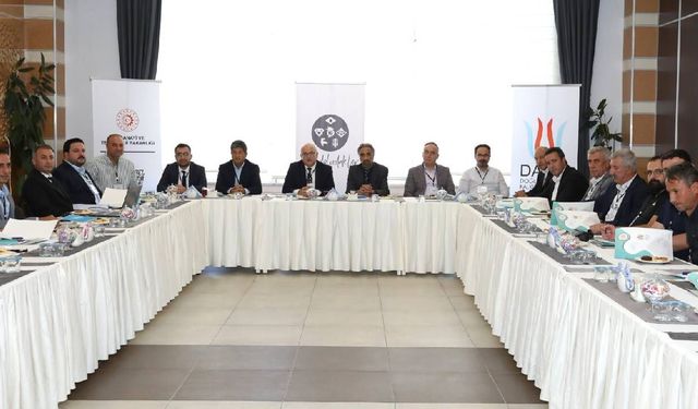 BEÜ'de Bitlis Balı’nın Ürün Analiz Çalıştayı Gerçekleştirildi