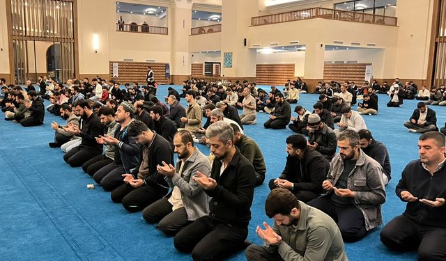 Batman'da sabah namazında Filistin için dualar edildi