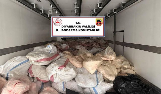 Diyarbakır’da 8 ton sağlıksız hayvansal yağ ve sakatat ele geçirildi