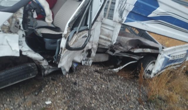 Van Başkale yolunda feci kaza: 12 yaralı